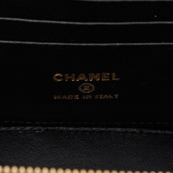 CHANEL BLACK CAVIAR QUILTED PICK ME UP VANITY CASE BAG (2022) - Picture 6 of 10